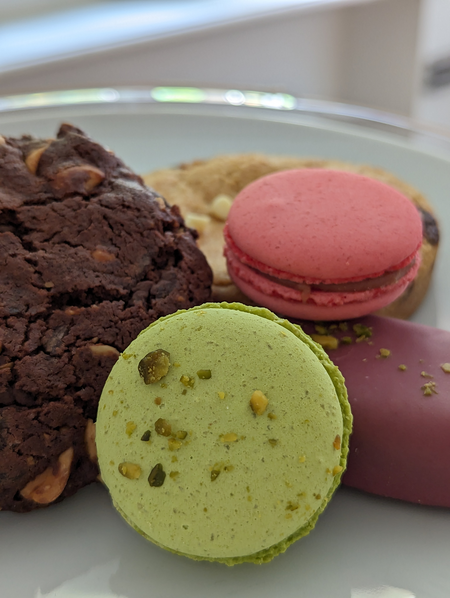 Süßigkeiten von Heavens Taste im Museumscafé des Kunstforums Ostdeutsche Galerie