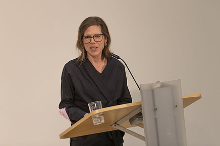 Dr. Agnes Tieze, Direktorin des Kunstforums Ostdeutsche Galerie