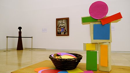 Aus geometrischen Formen entstehen Figuren, aber auch Gegenstände 